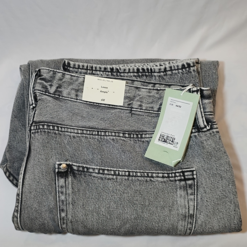 NWT H&M Mens Loose Ample Acid Light Washed Black Gray Jeans Pants 44W x 32L